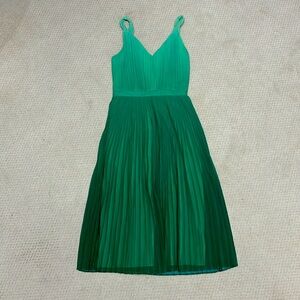 Gorgeous Banana Republic pleated goddess dress - Size 0 - Green